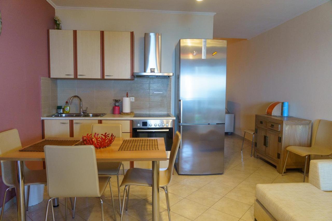 Loutsa By The Sea Apartman Kültér fotó