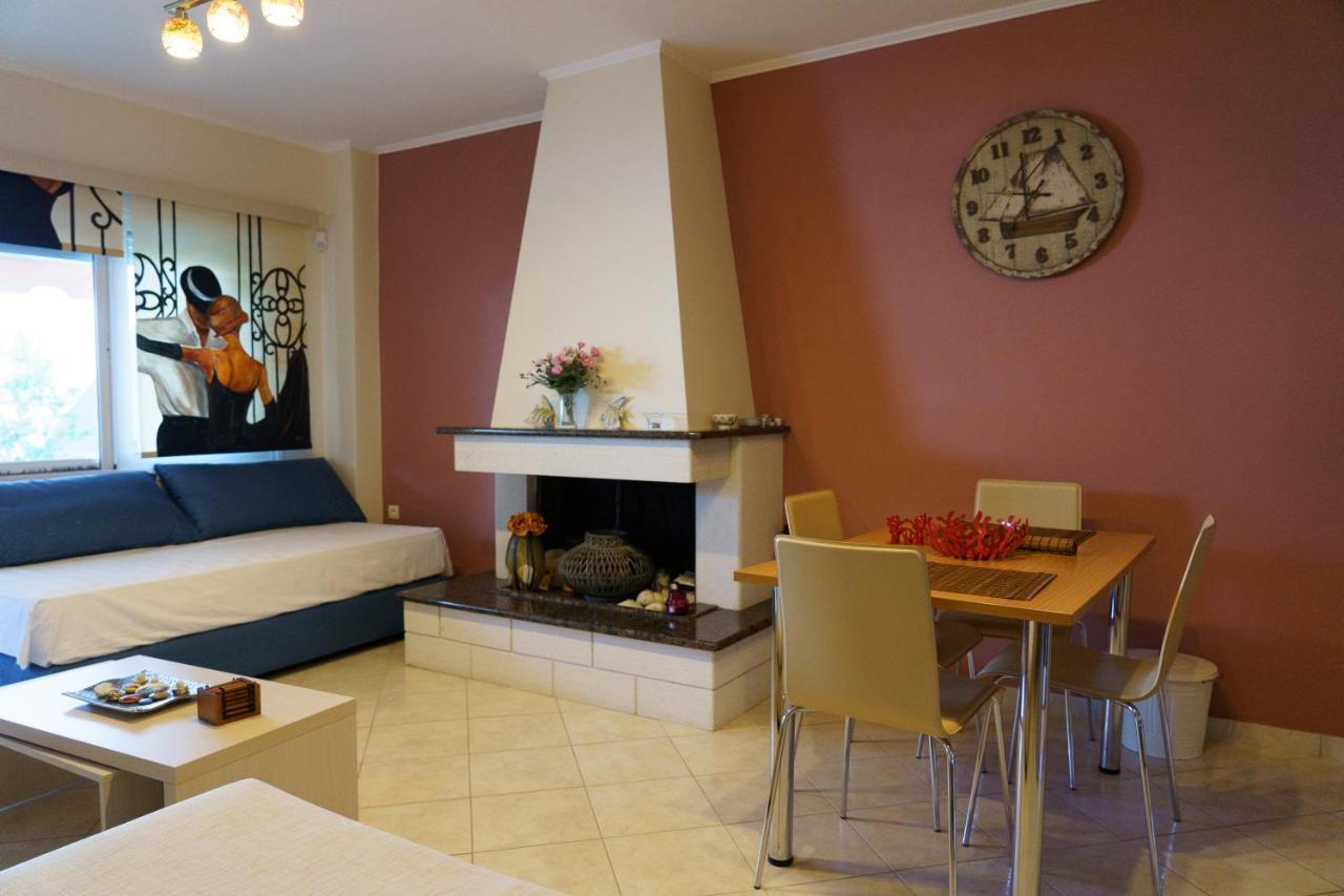 Loutsa By The Sea Apartman Kültér fotó
