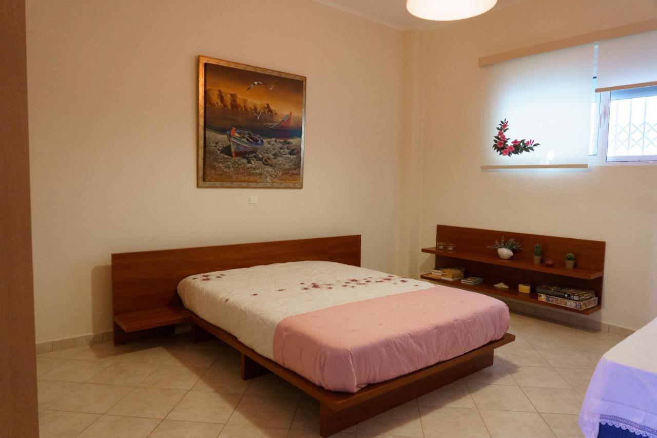 Loutsa By The Sea Apartman Kültér fotó